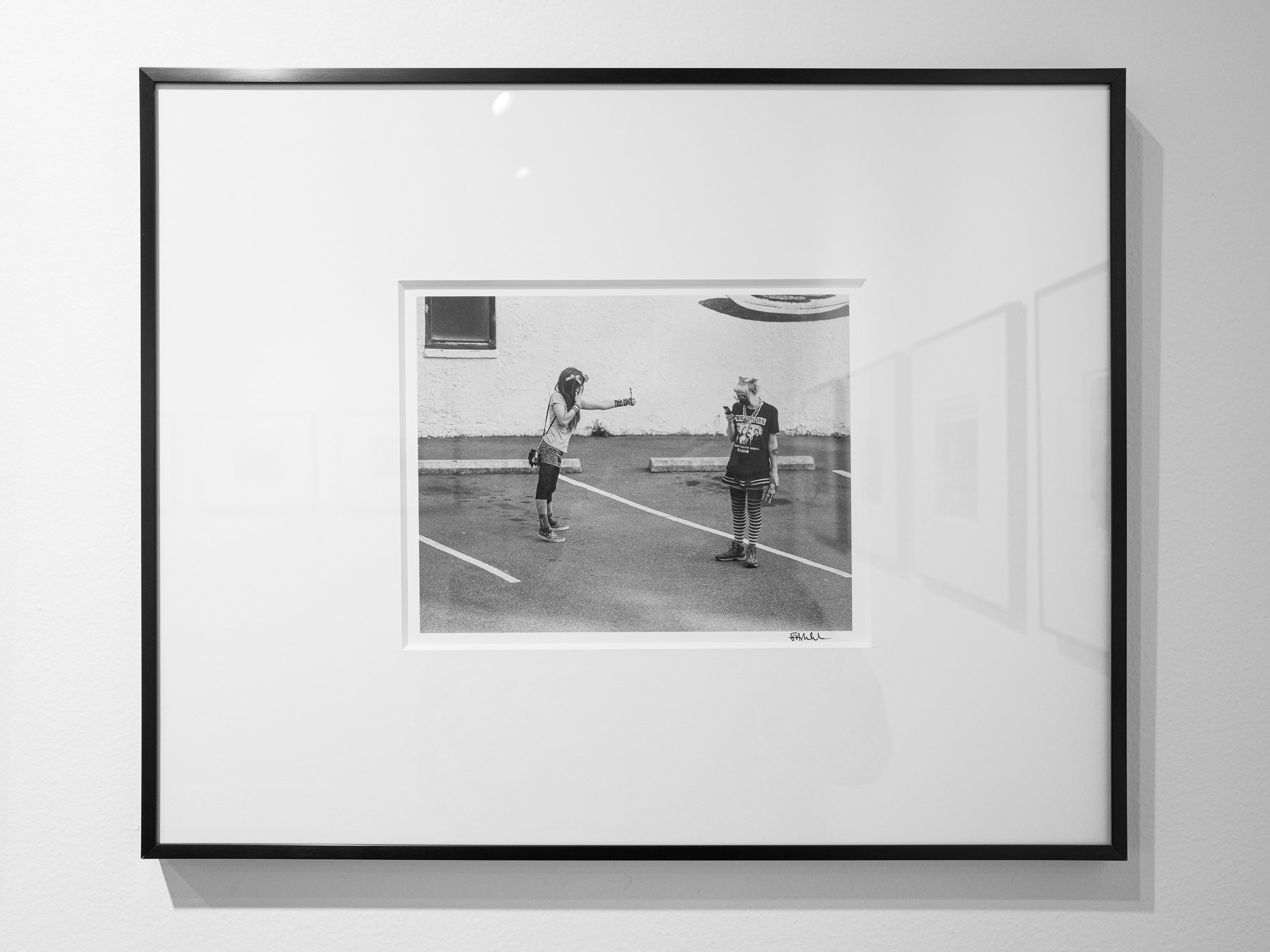 Modelo: 8x10 Open Edition Matted Print in 16x20 Metal Frame